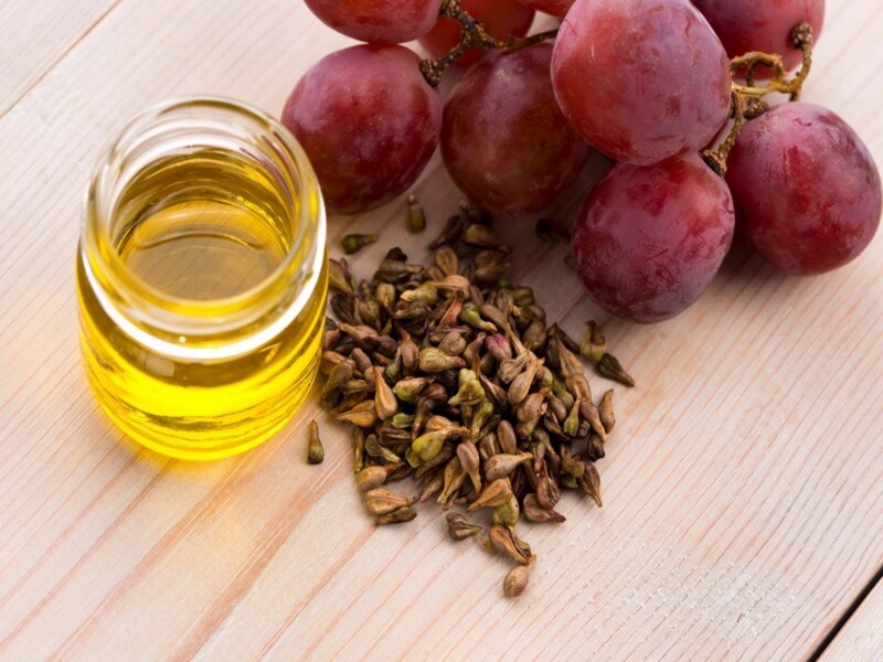 grapeseed-oil-dark-circles-english (1)